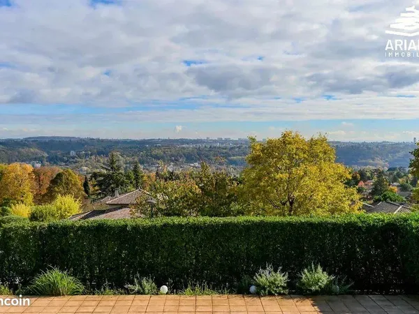 Propriété 7 pièces 203 m² 