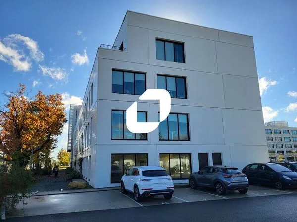 Bureaux 810 m² 