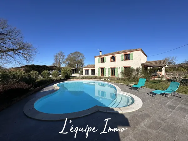 Maison familiale de 209m2 sur 3500m2 de terrain avec piscine 