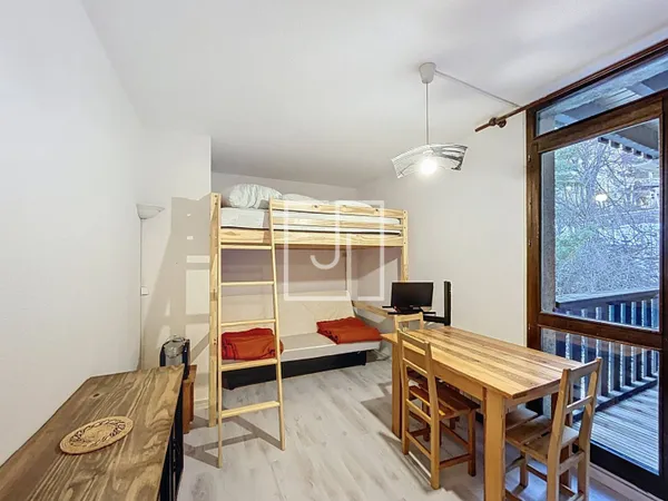 Studio 1 pièce 17 m² 