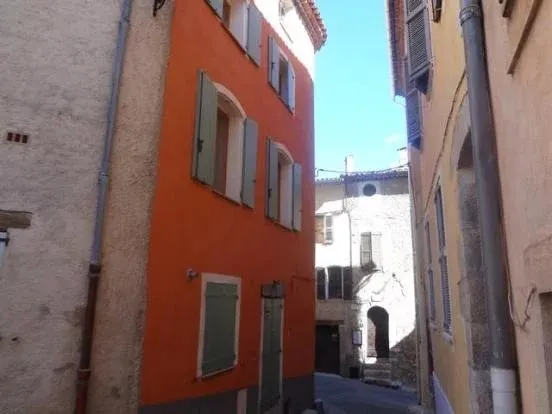 Jolie maison de village au coeur de Lorgues