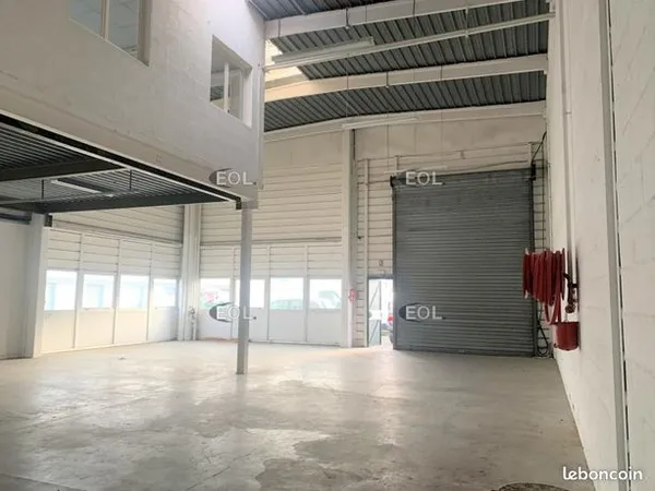 Local d'activité 450 m² 