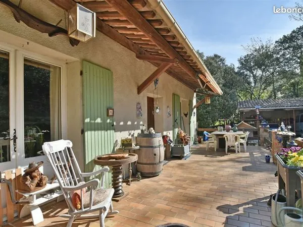 Maison 13 pièces 254 m² 