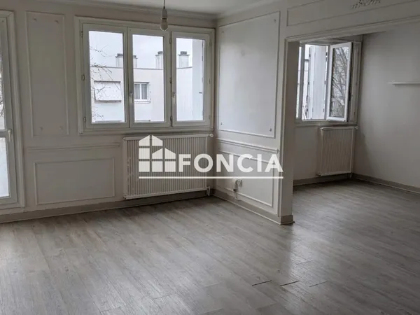 T3 DE 78 M2 RUE MARC LAFFARGUE/ CAVE 