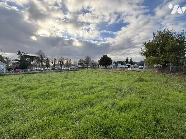 Terrain 886 m² 