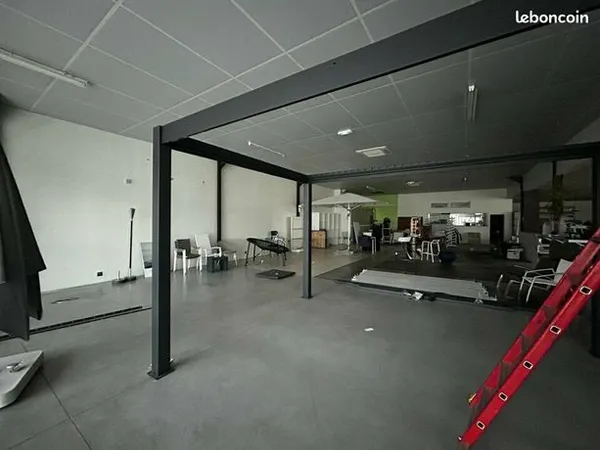 Local commercial 870 m² 
