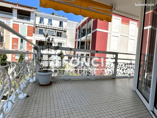 T3 à Arcachon centre avec balcon, box et cellier 