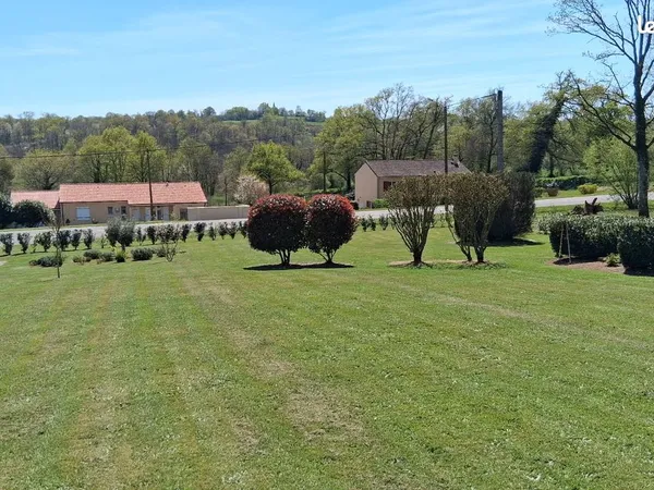Maisonnette sur terrain constructible 