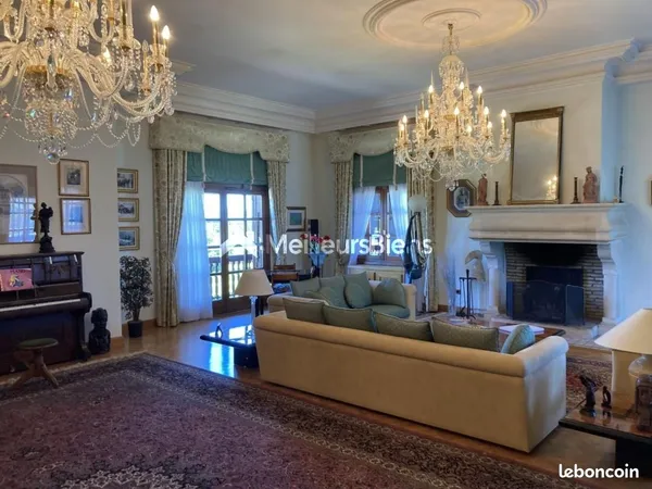 Propriété 13 pièces 576 m² 