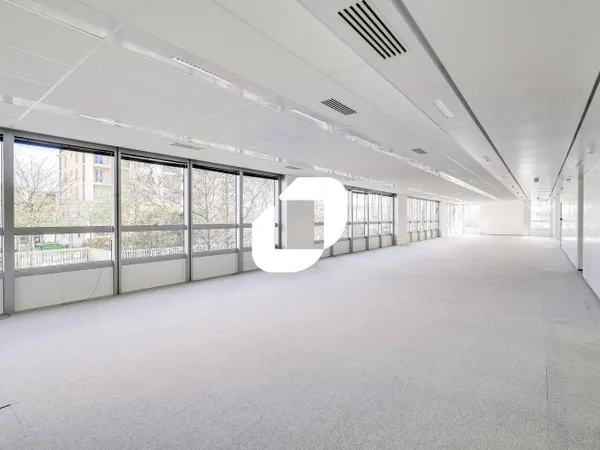 Bureaux 1112 m² 