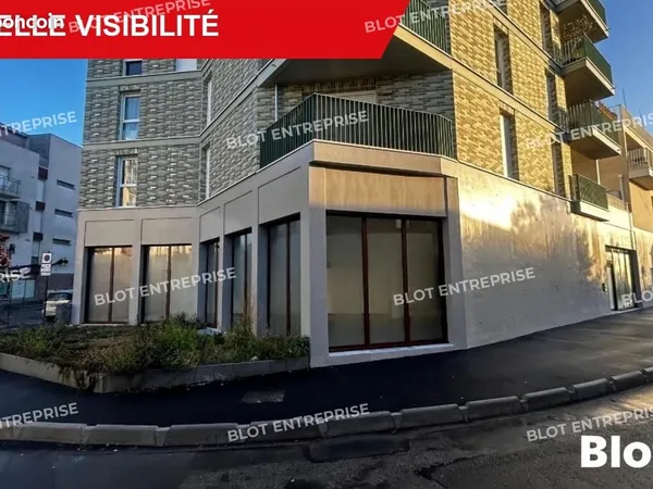 Local commercial 299 m² 