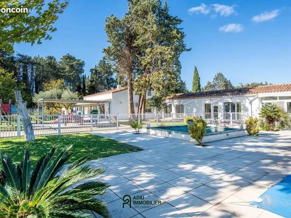 Maison 14 pièces 375 m² 