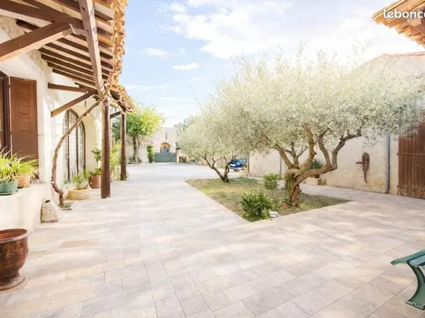 Maison 5 pièces 335 m² 