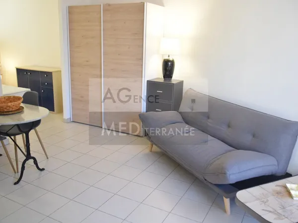 STUDIO avec GARAGE 