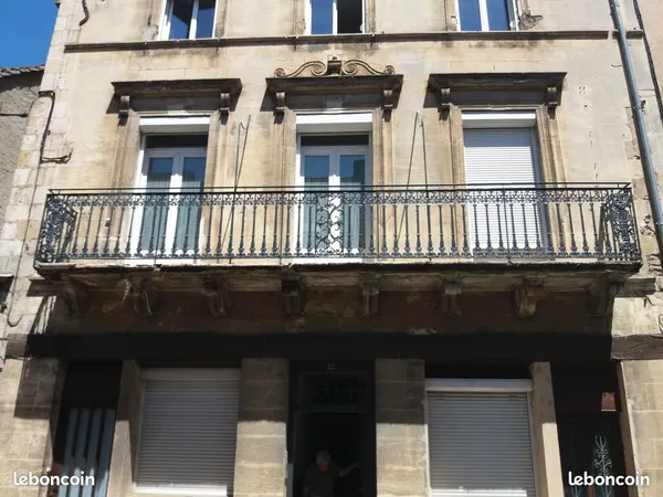 F2 40m2 centre LE BUGUE disponible janvier 