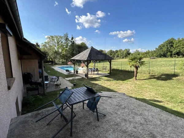 Maison 7 pièces 215 m² 