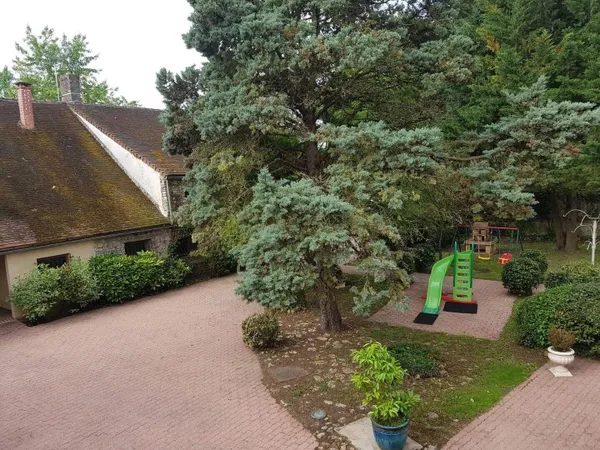Maison 21 pièces 1100 m² 