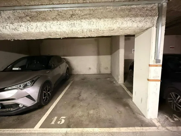 Parking 13 m² 