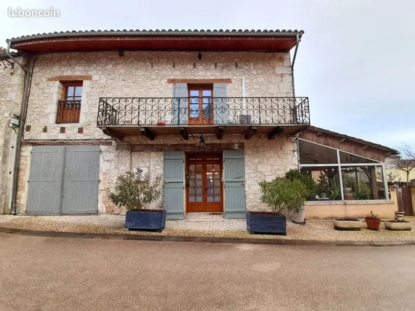Maison 10 pièces 342 m² 