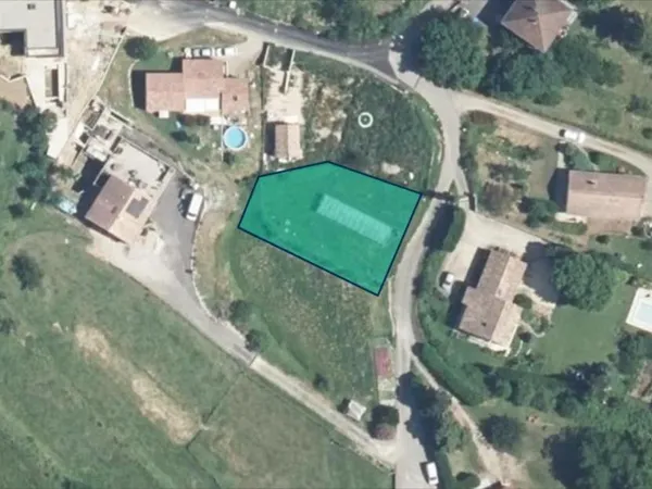 Terrain 708 m² 