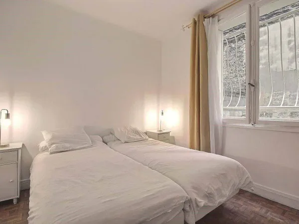Appartement 1 pièce 66 m² 