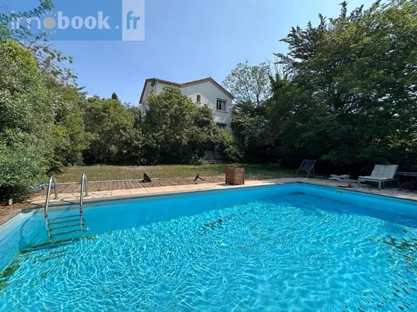 Maison 5 pièces 203 m² 