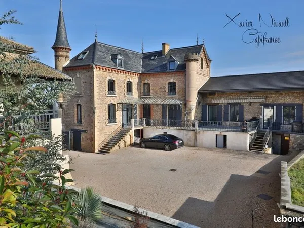 Maison 9 pièces 394 m² 