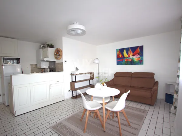 Studio meublé A L'ANNEE 