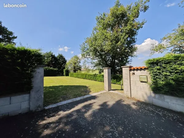 Terrain 981 m² Maringes 