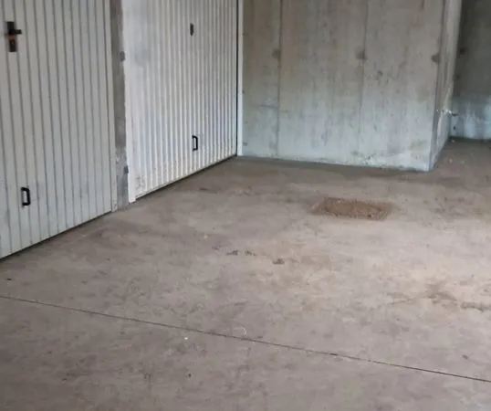 Vends box fermé AZIEU (Genas) 