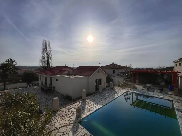 Villa 7 pièces 165 m² 