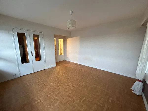 Studio 1 pièce 33 m² 