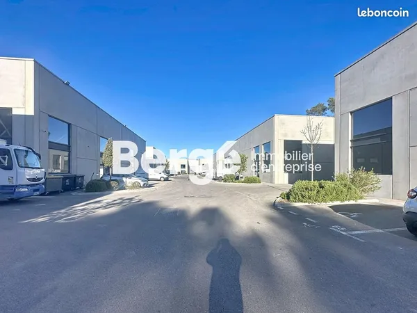 Local 476 m² Mougins 