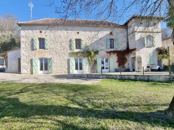 Belle propriété en pierre avec vue dégagée dans le Tarn et Garonne 