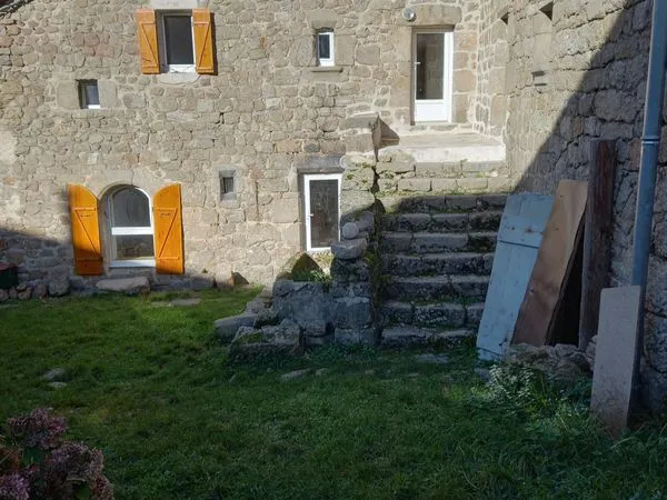 Maison 3 pièces 80m2 Gluiras avec jardin 