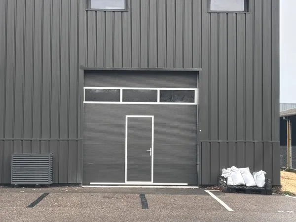 Local d'activité 145 m² - Ste Consorce 