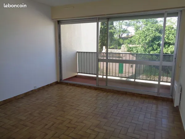 Studio 1 pièce 22 m² 