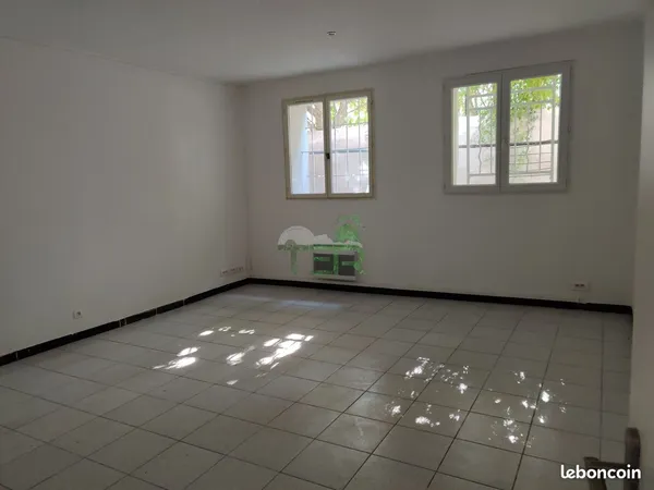 Studio 1 pièce 29 m² 