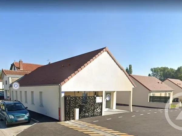 Local professionnel 3 pièces 99 m² 