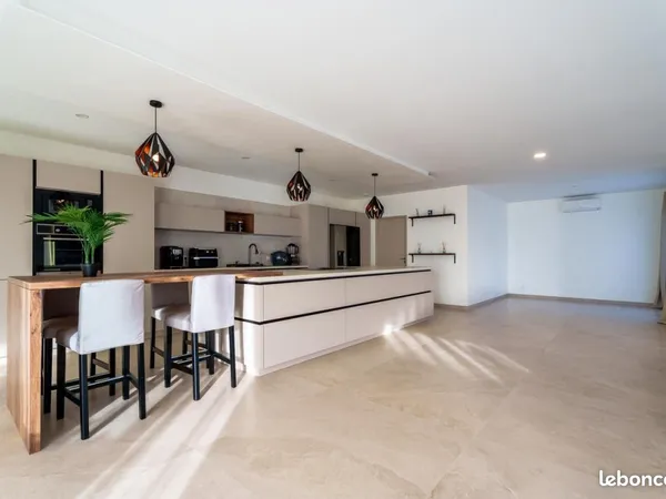 Maison 6 pièces 192 m² 