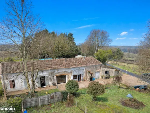 Propriété 5 pièces 251 m² 