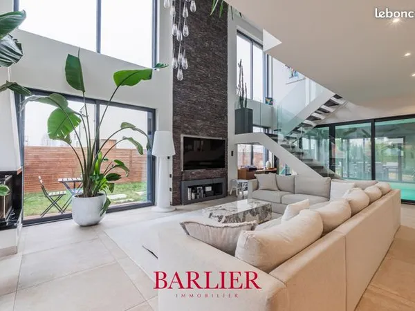 Maison 6 pièces 151 m² 