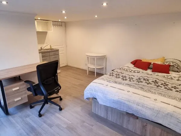 Loue studio meublé 