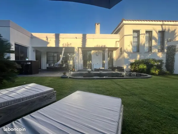 Villa 10 pièces 230 m² 
