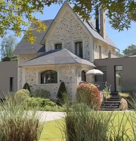Maison de luxe 15 pièces 675 m² 