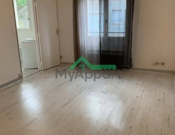 Studio 1 pièce 30 m² 