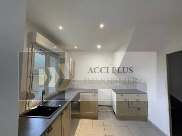 Maison jumelée 5 pièces 79 m² 