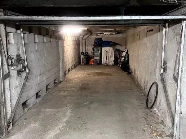 EXCLUSIVITÉ - NEUILLY SUR SEINE - DOUBLE BOX - RUE PERRONET 