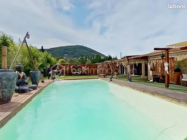 Villa 10 pièces 254 m² 