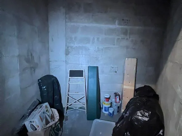 Loue cave 4m2 saine 